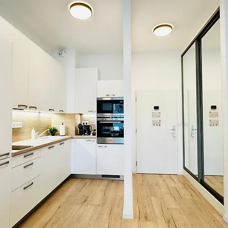 Peony Presidential Garden Free Parking Pozsony