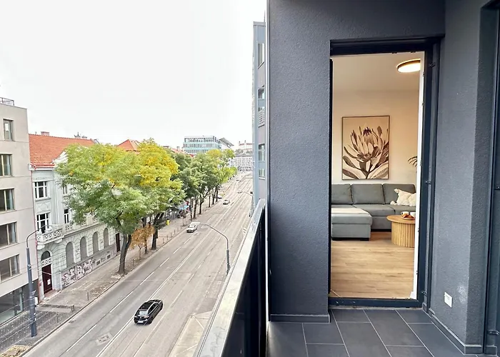 Peony Presidential Garden Free Parking * Bratislava